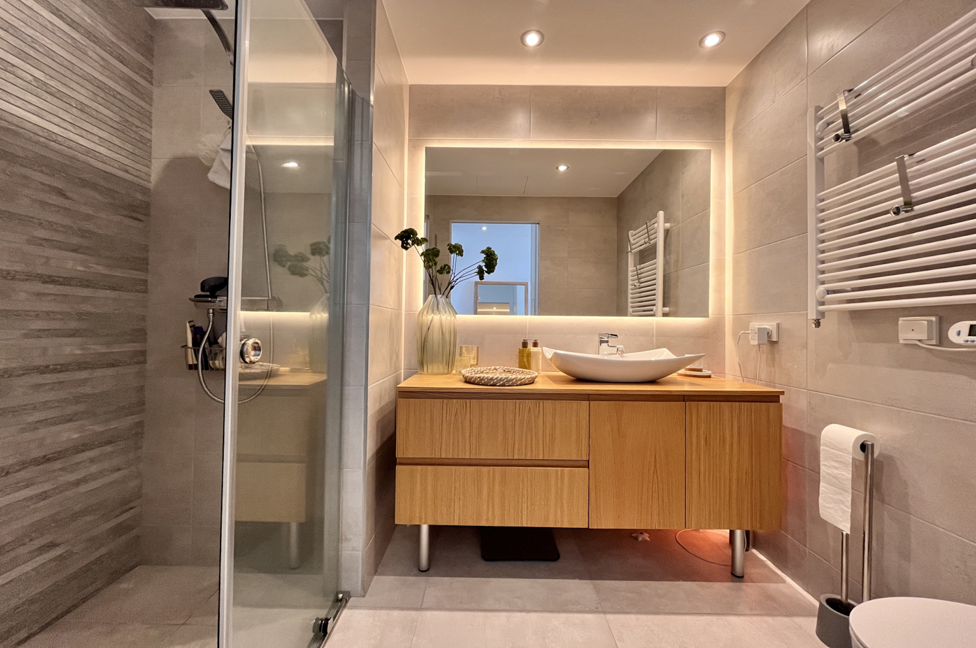 Resa Estates Ibiza apartment for sale te koop zeezicht sea views Cala gracio bathroom sink and shower.jpeg